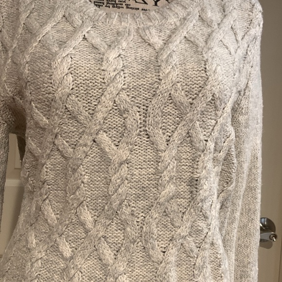 Tommy Hilfiger Cable Knit Sweater - Picture 2 of 5